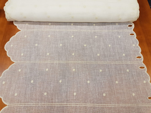 Zavesa 45 cm- smetana pikice na smetana osnovi