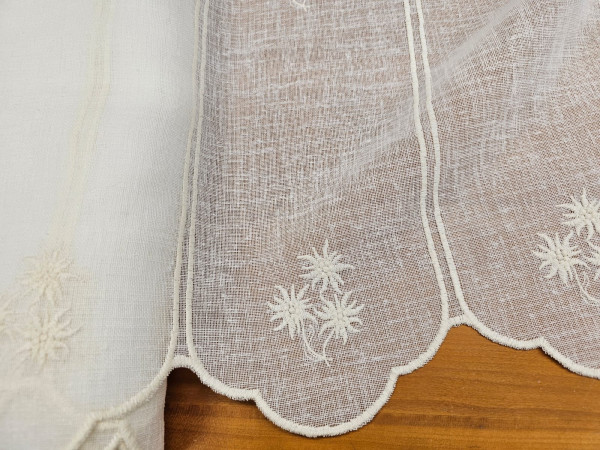 Zavesa 60 cm- vezene planinke