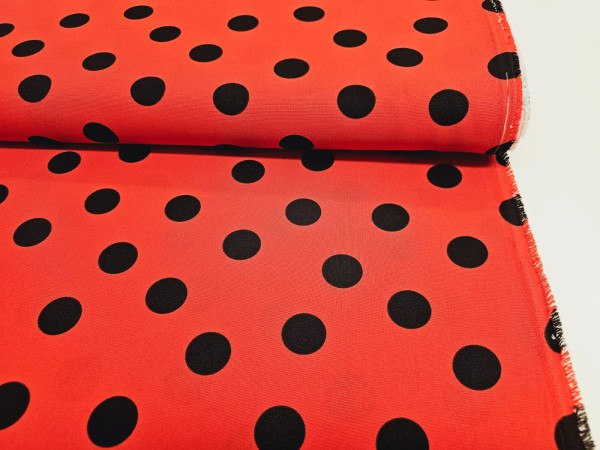 Poliester tisk, minimat- črne pike na rdeči podlagi, pikapolonica