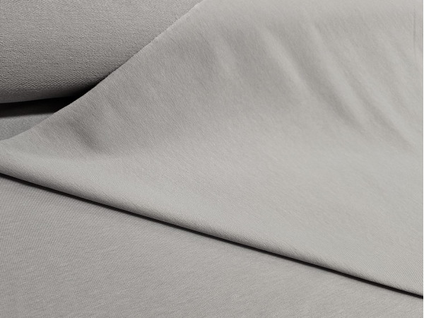 Prevešanka bielastična-srednje siva