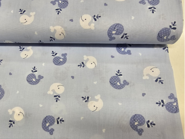 Bombažna tkanina, poplin-morski motiv, modri in beli kiti na baby modri osnovi