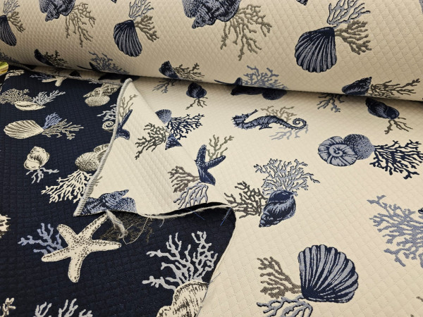 Debelejša dekorativna tkanina, prešita, gradl- širina 280cm,morski potisk na modri osnovi, obojestranski