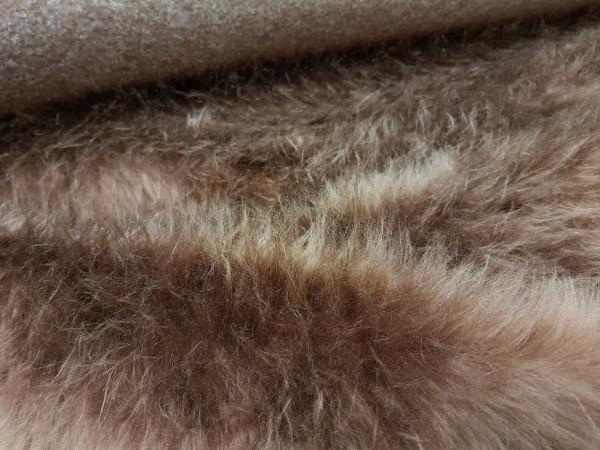 Umetno krzno-rjava dolga dlaka