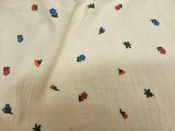 TETRA tkanina, vezena, rišelje, dvoslojna- natur smetana barva tetra s povezenimi  pisanimi rožicami