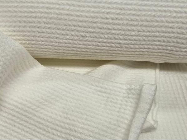 Pletenina, kitke-drobno spletene kitke off white