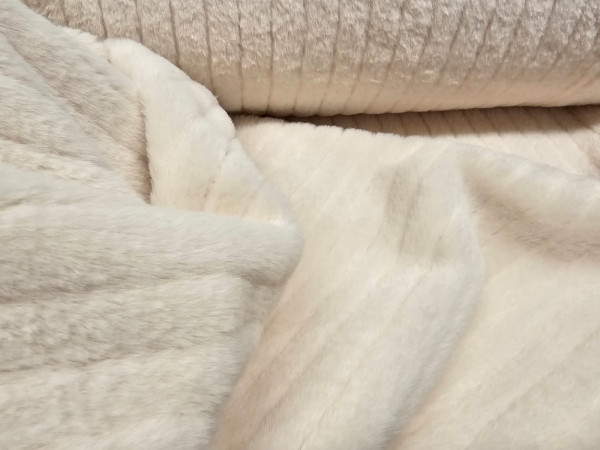 Umetno krzno-kratkodlako krzno, 2 cm široke proge, smetana barva 