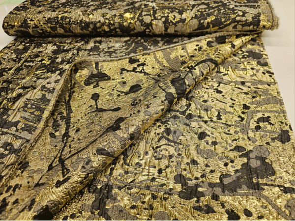 brokat- abstraktni vzorec v zlati in temnejši barvi, kovinske nitke