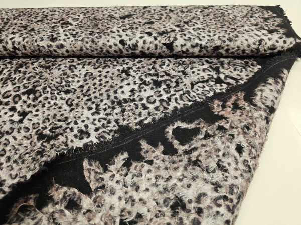 Tkanina, spolstene nitke - kosmatene svetlejše nitke