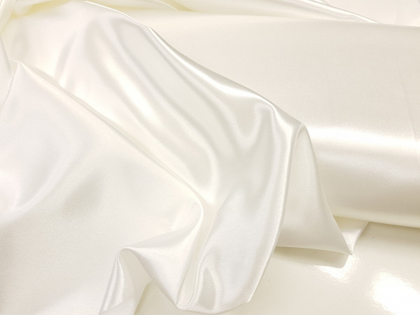 Saten saturno-svileno bela