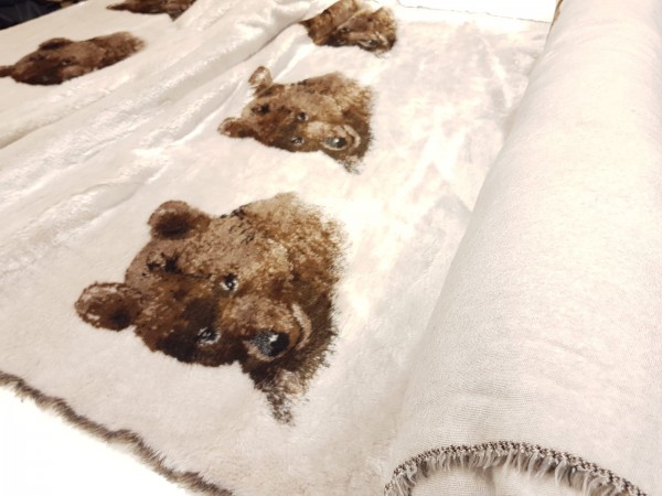 Umetno krzno-medvedki na bež osnovi