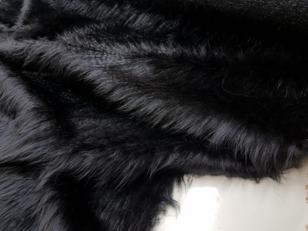 Umetno krzno- črna dolga dlaka