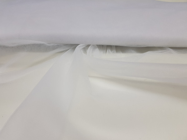 Til Crizia- snežno bela