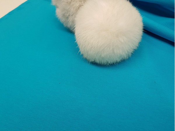 Prevešanka bielastična-turkiz